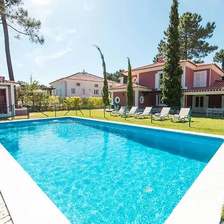 Garidas Titanio - Modern And Spacious 5 Bedroom For 10 - Private Gated Pool Villa Lisbon