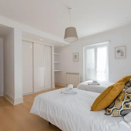 Garidas Titanio - Modern And Spacious 5 Bedroom For 10 - Private Gated Pool * Lisbon